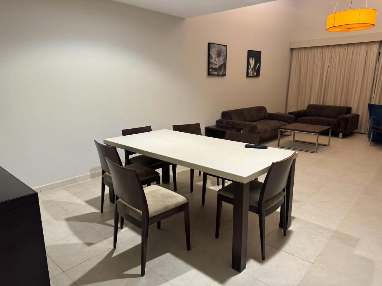 Raf Apartment Dubai Homestay