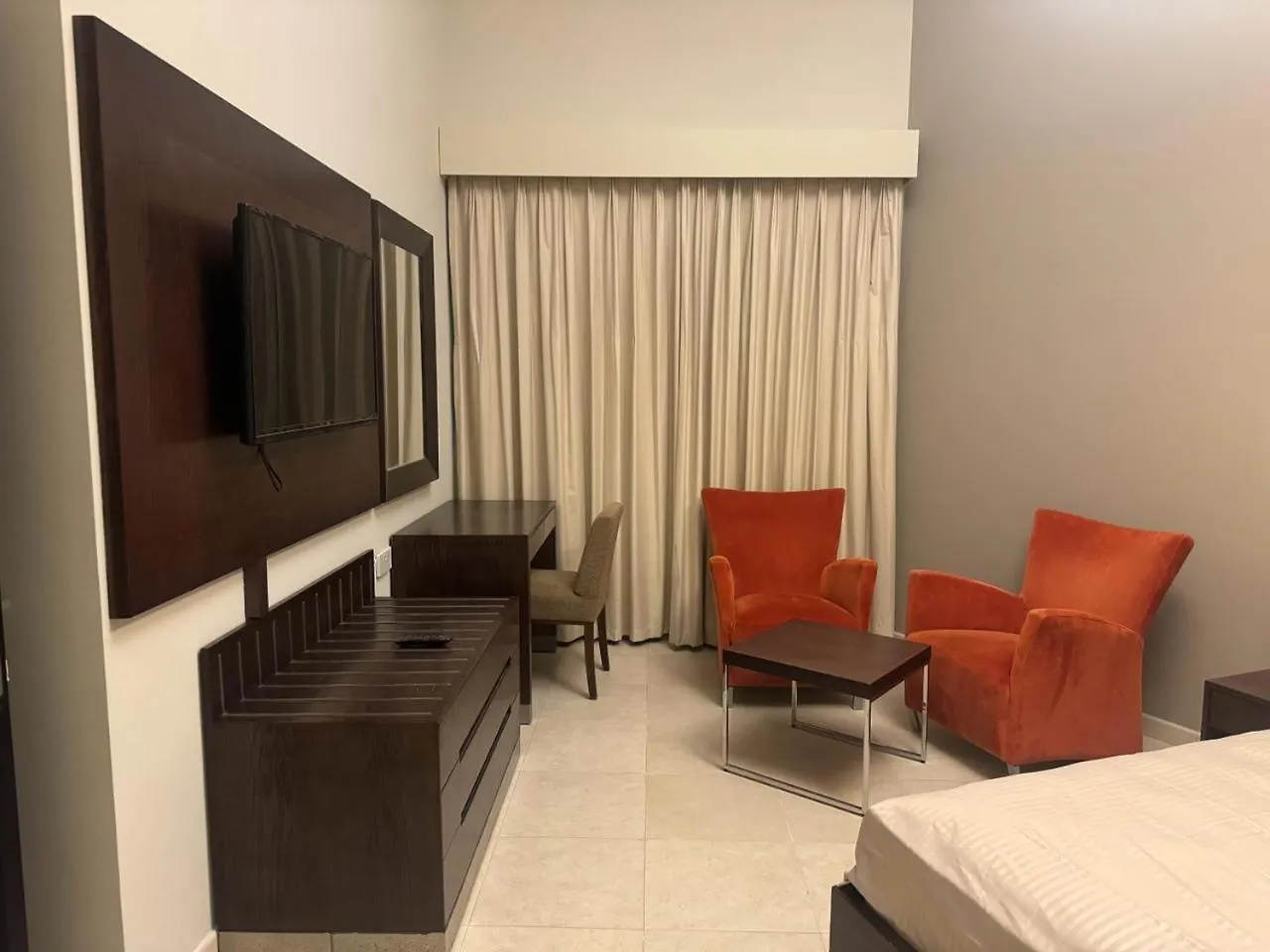 Raf Apartamento Dubai 0*,  Emirados Árabes Unidos